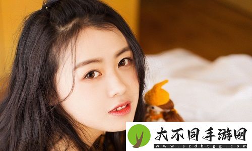 我被9个建筑工人抬到茶几上