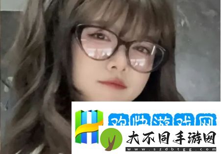 骆歆遭友吐槽身材臃肿-直接拉下衣角自证-称自己这叫做丰腴