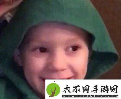 2021贫穷使我快乐的表情包2021贫穷使我快乐假笑男孩表情包大全分享