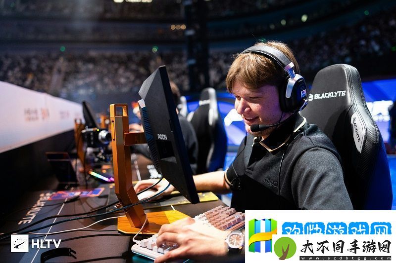 s1mple：想在体育场里组织一场CS比赛