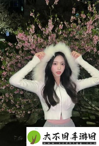 欧美大妈啦啦啦啦啦啦歌曲欢快旋律引发热潮网友