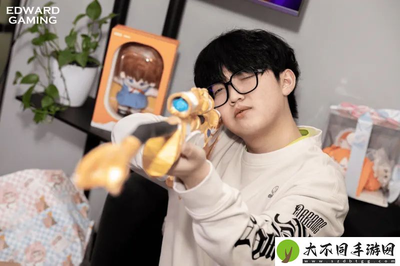 EDG发布ZmjjKK生日会返图