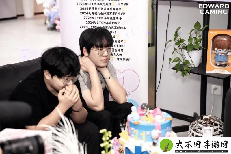 EDG发布ZmjjKK生日会返图