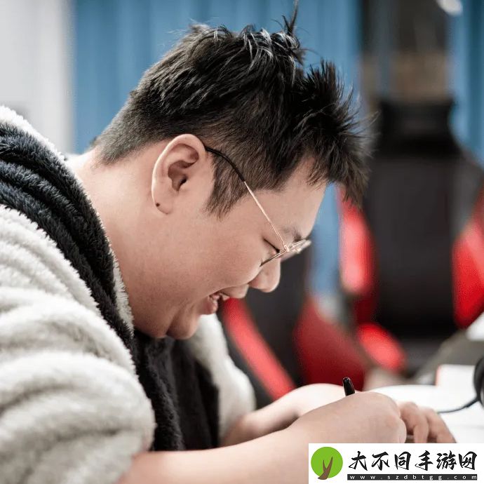 FPX发布训练日返图并配文