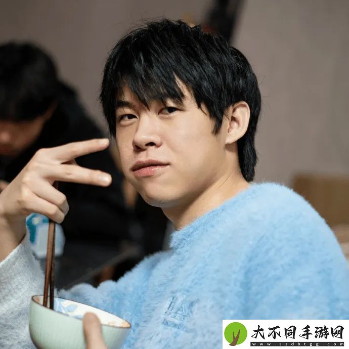 FPX发布训练日返图并配文