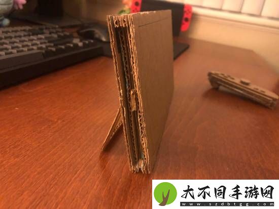 网友自制Switch 2原尺寸模型！细节还原 原来这么大