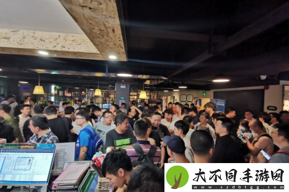 青春就在隔壁座位