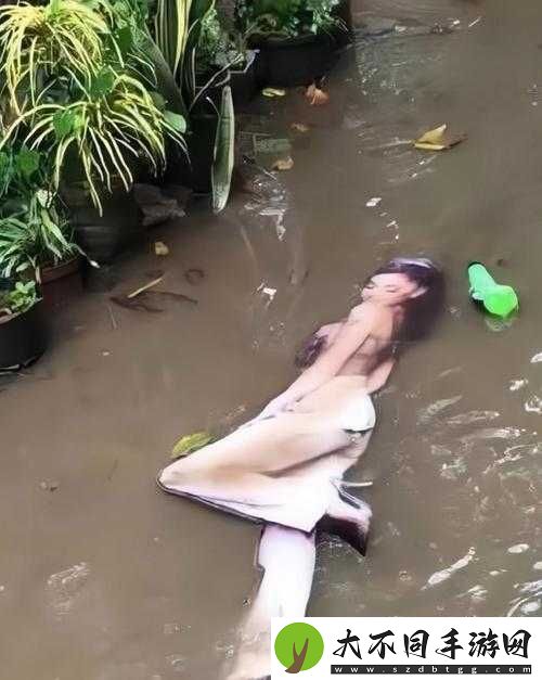 爆❌喷水❌洗澡❌网站蘑菇！这是我看过最惊艳的淋浴仪式——尖叫推荐