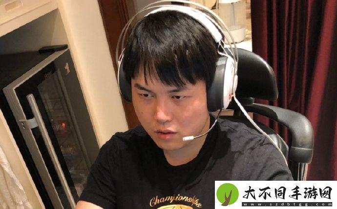 Zard爆料枫哥炒股赚的钱比直播多很多