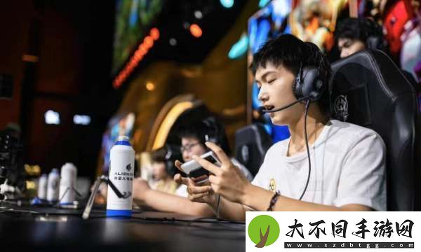 [Fly八周年发帖]登场八周年——以刃为笔