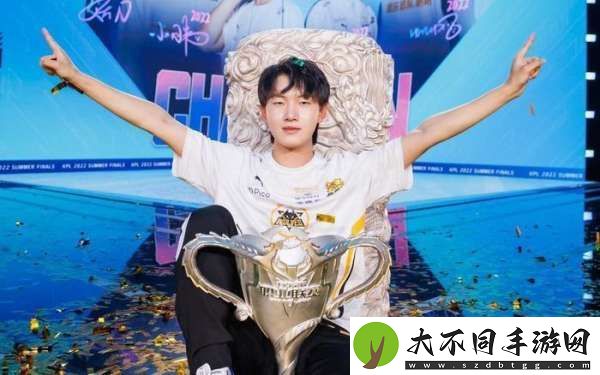 [Fly八周年发帖]登场八周年——以刃为笔