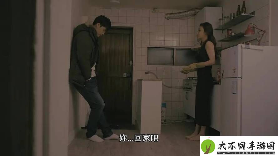 当“电影陪读装睡让他滑进去了”成为校园情感的新叙事