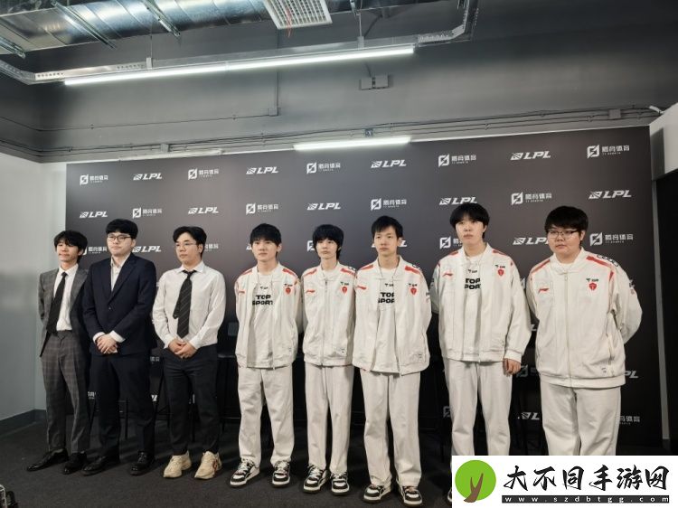 TES赛后群访